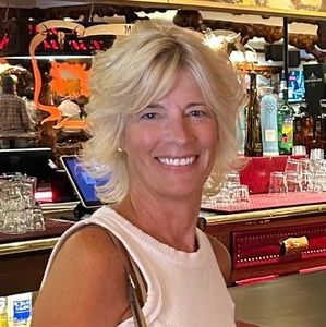 Meet your Posher, Lori